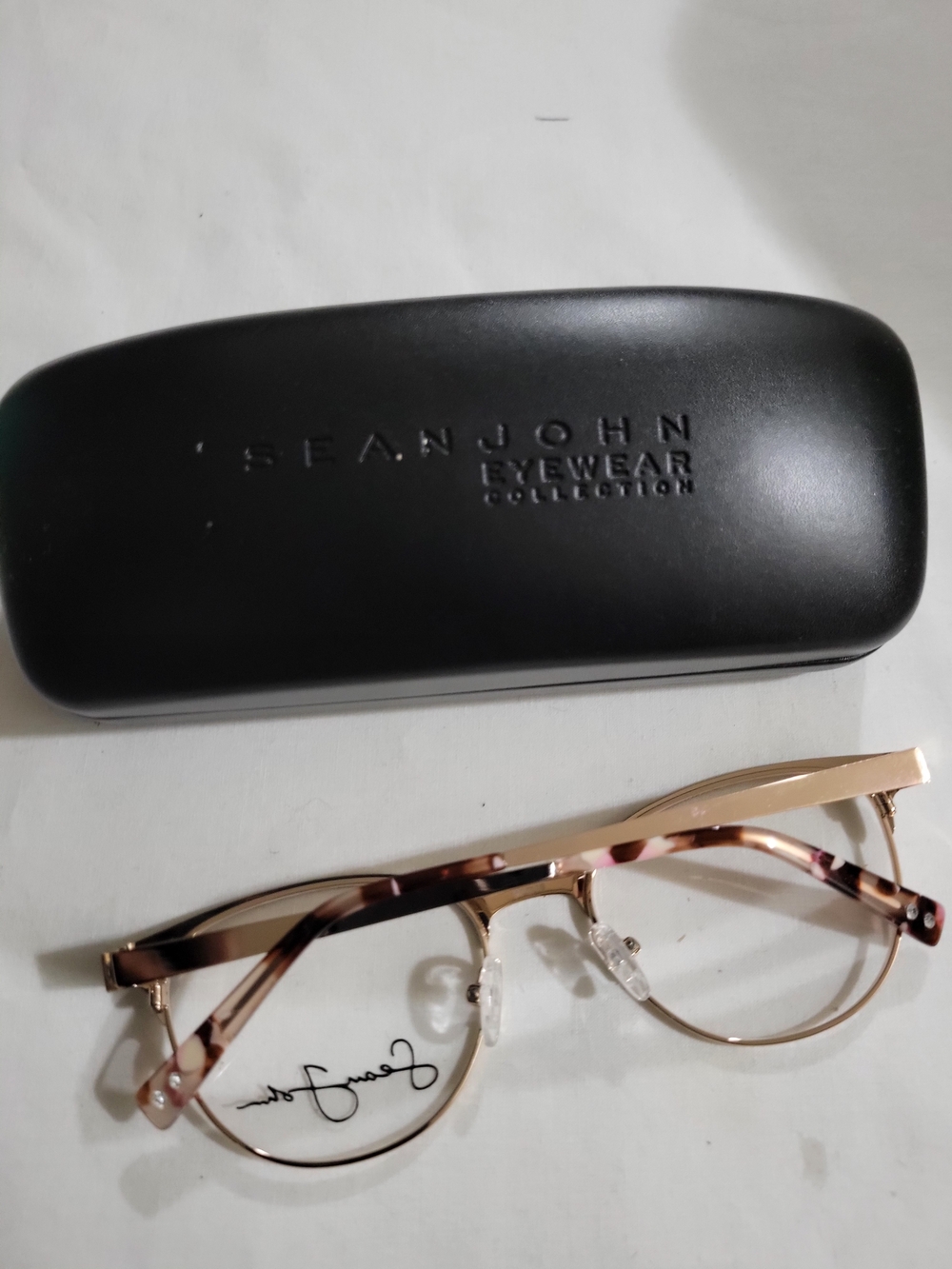 Sean John Gold & Tortoiseshell Eyeglasses with Case. Last Pictures Shows Lens